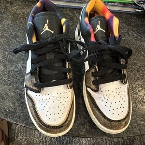 Nike dunk low size 3.5 kids